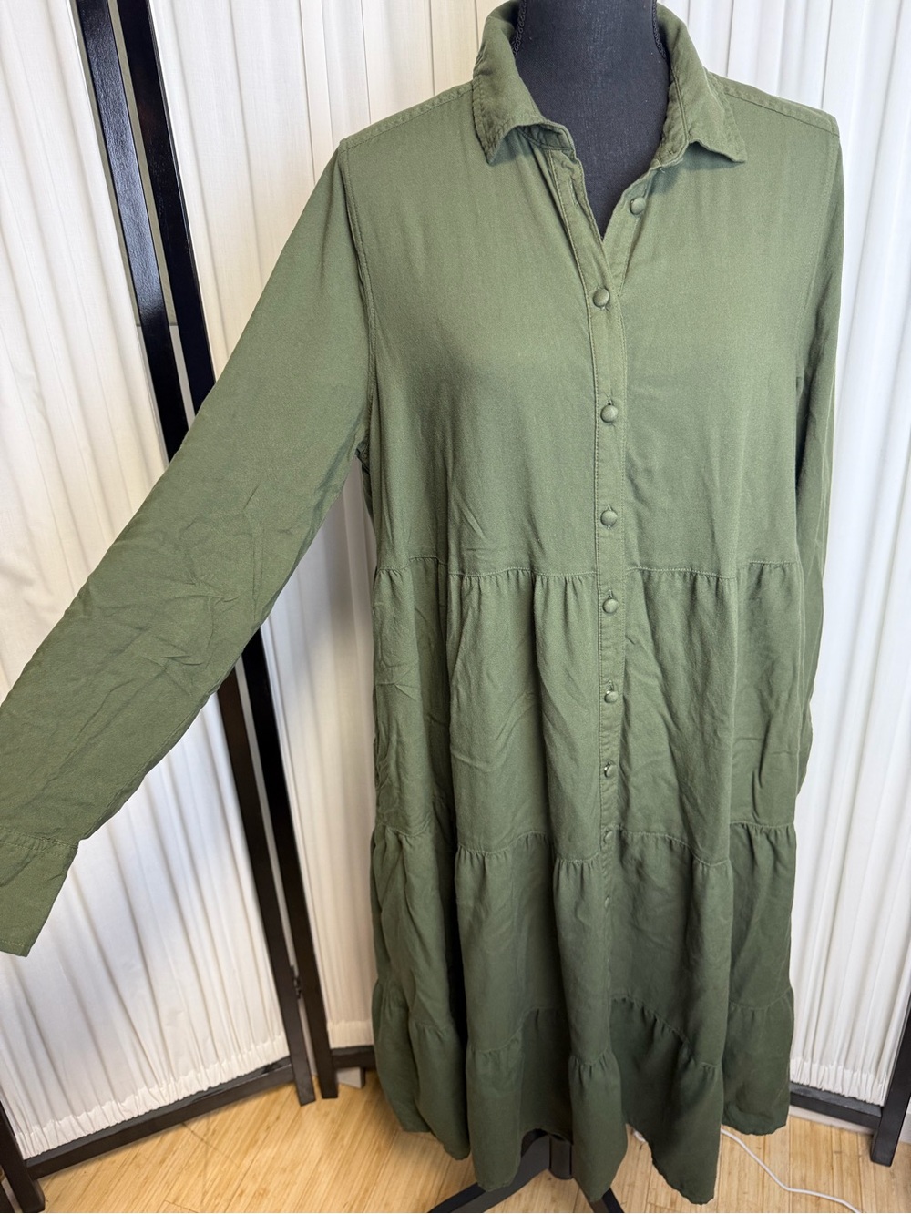 Time and Tru Olive Green Long Sleeve Tiered Button-Front Dress